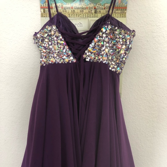 Sparkly homecoming or party dress - Picture 3 of 4